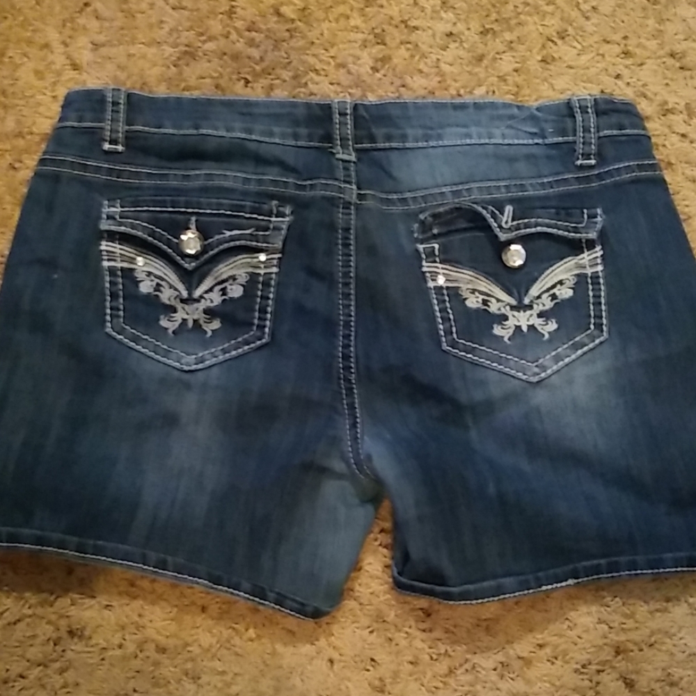Jean shorts - Picture 2 of 3